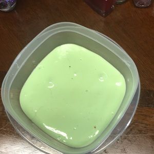 Peppermint slime ( smells like peppermint)
